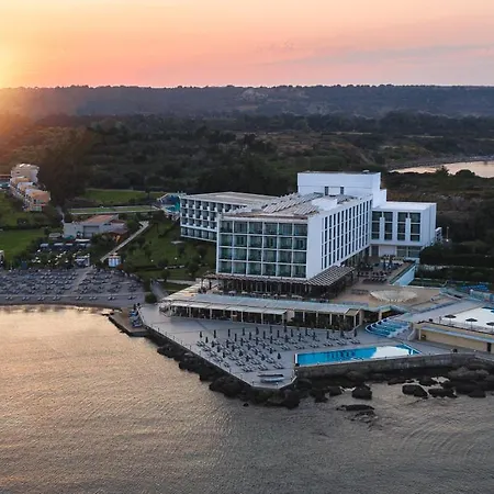 Resort Eden Roc 5*