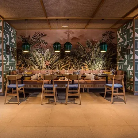 Resort Eden Roc