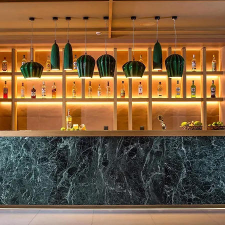 Eden Roc Feriested Kallithéa